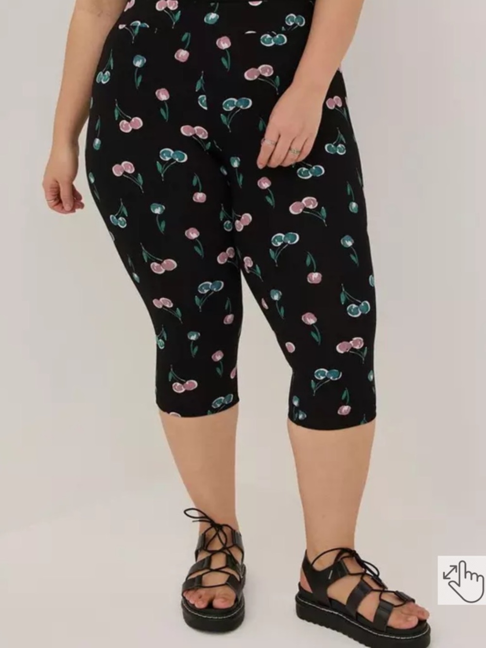 torrid Black Cherry Print Capri Leggings